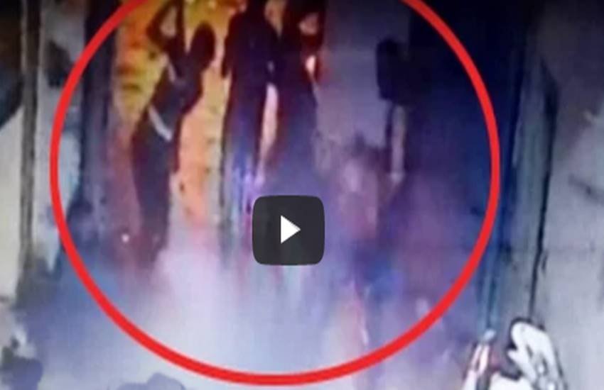 Gujarat, Man Beaten To Death, Caught On Camera Gujarat, Man Beaten To Death, Caught On Camera