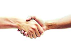 हाथ मिलाने की परंपरा