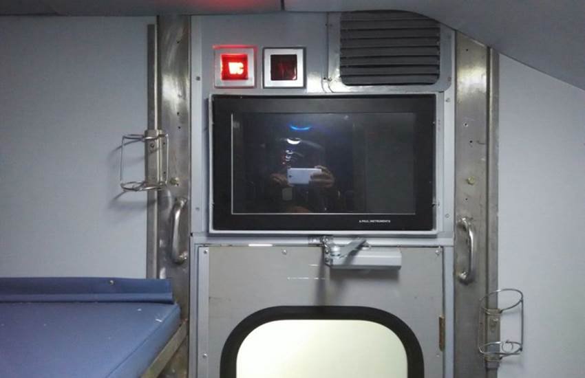 humsafar express, IRCTC, humsafar train, humsafar express train, Suresh Prabhu, indian railways, humsafar express photos, humsafar express AC 3-tier, humsafar express gorakhpur to delhi, humsafar express gorakhpur, humsafar express route, humsafar express tickets, indian rail new train, humsafar express coaches, humsafar express ac 3tier tickets, Indian railway news, irctc news, India News
