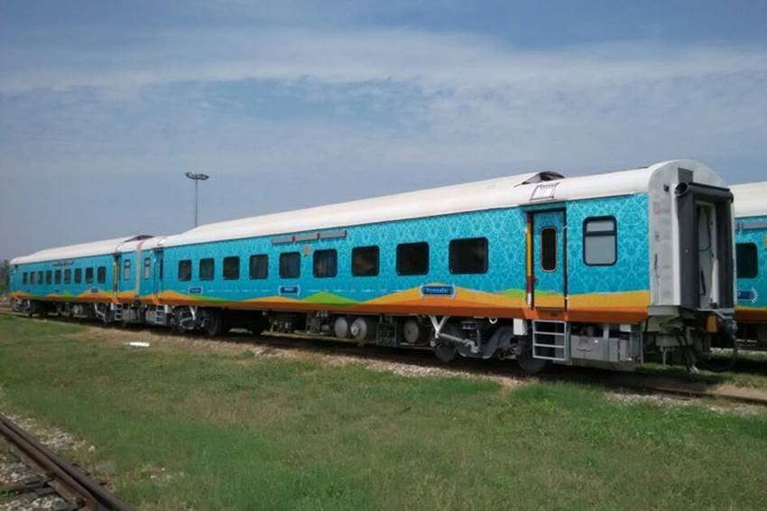 humsafar express, IRCTC, humsafar train, humsafar express train, Suresh Prabhu, indian railways, humsafar express photos, humsafar express AC 3-tier, humsafar express gorakhpur to delhi, humsafar express gorakhpur, humsafar express route, humsafar express tickets, indian rail new train, humsafar express coaches, humsafar express ac 3tier tickets, Indian railway news, irctc news, India News