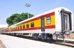अगले महीने ट्रैक पर उतरेगी हमसफर ट्रेन, CCTV, GPS और हर बर्थ पर मिलेंगे चार्जिंग प्‍वाइंट