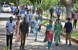 इन विभागों में हैं 400 से अधिक पदों के लिए भर्ती, जानिए- क्या है आयु सीमा