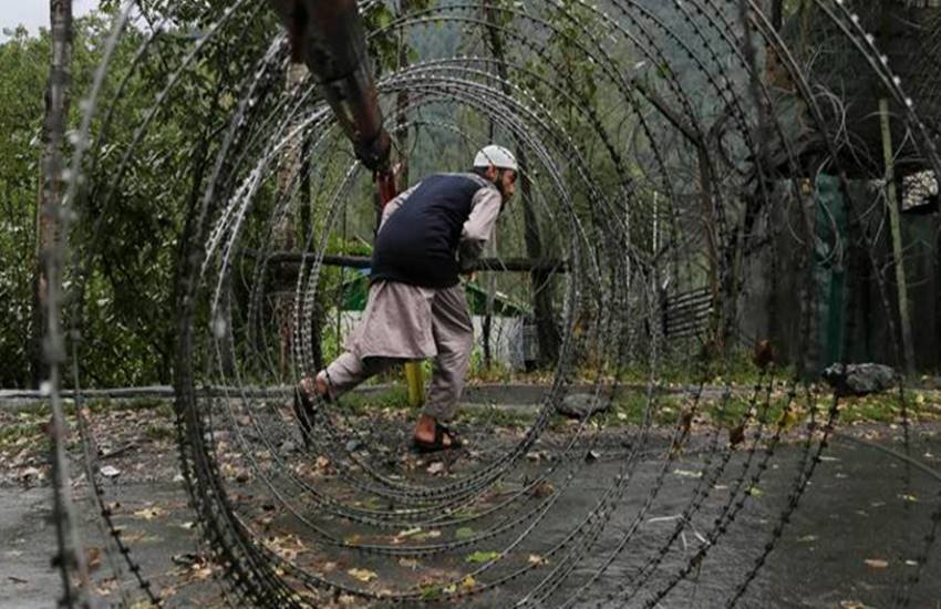 Kashmir Curfew, Kashmir Valley, Kashmir Friday prayer, Kashmir Valley Curfew