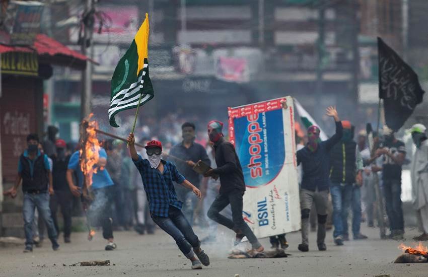 kashmir curfew, kashmir curfew news, kashmir curfew latest, kashmir curfew today, kashmir curfew latest news, kashmir curfew Status