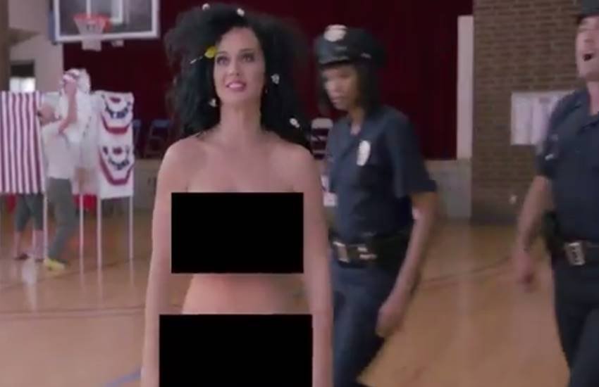 पॉप सिंगर केटी पेरी ने न्यूड होकर की अपील, वोट करना ना भूलें…देखें वीडियो पॉप सिंगर केटी पेरी ने न्यूड होकर की अपील, वोट करना ना भूलें…देखें वीडियो