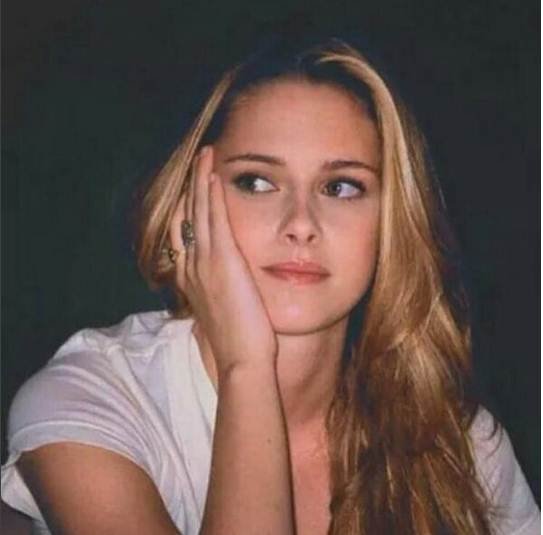 alicia cargile,cara delevingne,girlfriend,kristen stewart,movies,news,robert pattinson,soko,st. vincent,celebrity news