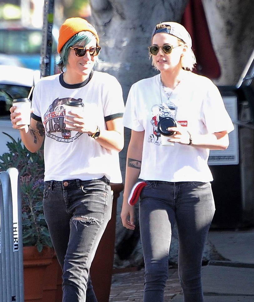 कुछ दिन पहले ही हॉलीवुड एक्ट्रेस क्रिस्टन स्टीवर्ट ने खुद को लैसिबयन बताया था।