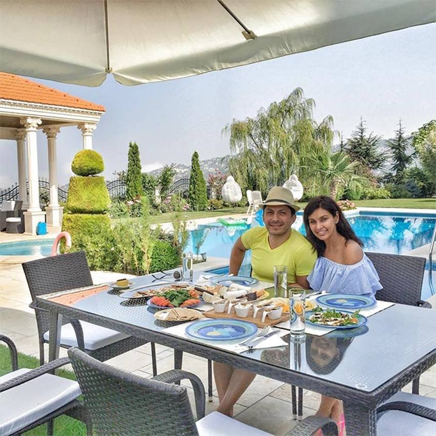 lisa ray, lisa ray holidays, lisa ray vacation, lisa ray celebration, lisa ray in Beirut, lisa ray and Jason Dehni, lisa ray in Lebanon, lisa ray photos, lisa ray hot photos, lisa ray photos