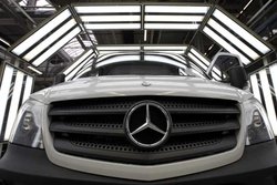 Mercedes ने खोला कलपुर्जों का भंडारगृह