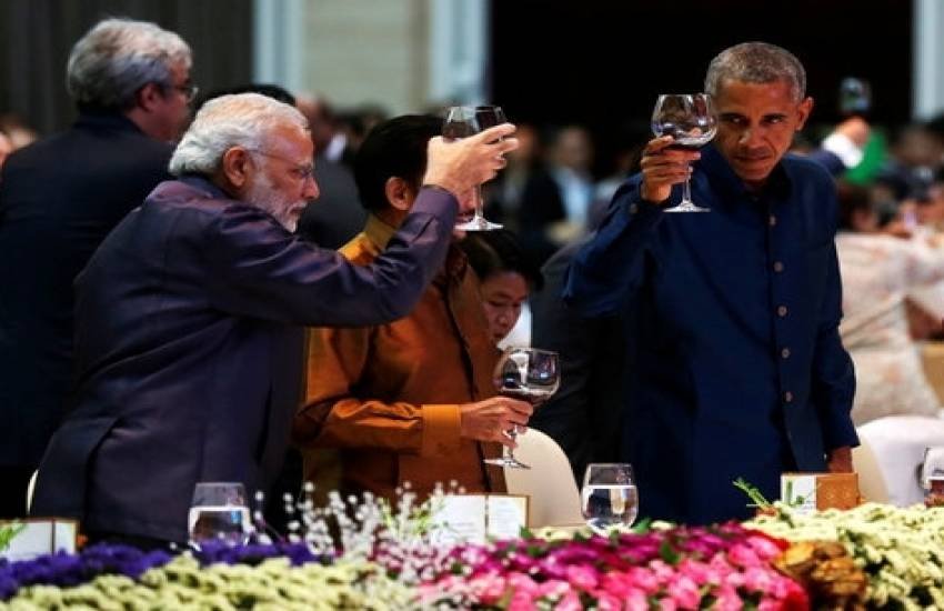 barack obama and narendra modi in laos