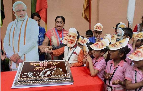 narendra modi, narendra modi birthday, pm narendra modi, pm modi, narendra modi gujarat, pm modi birthday, india news narendra modi birthday cake, modi photos, pm modi birthhday photos