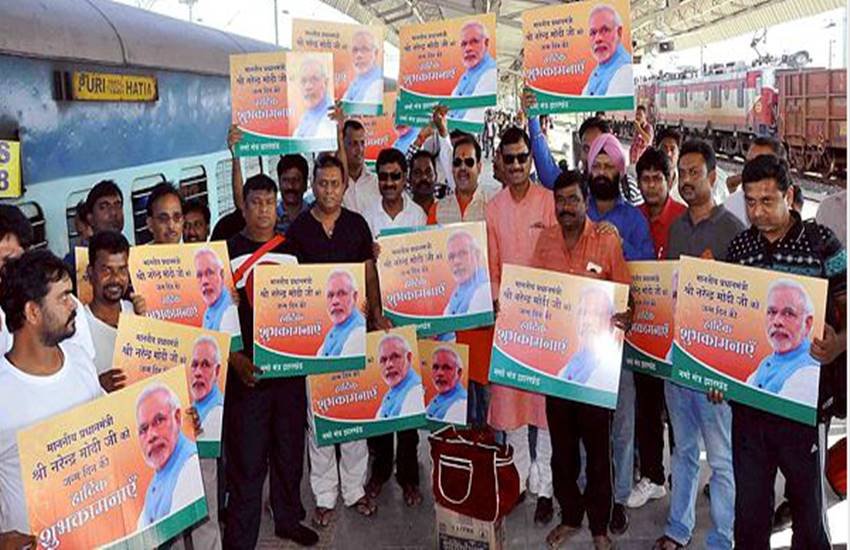 narendra modi, narendra modi birthday, pm narendra modi, pm modi, narendra modi gujarat, pm modi birthday, india news narendra modi birthday cake, modi photos, pm modi birthhday photos