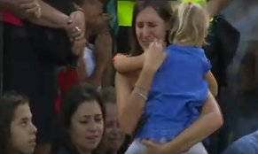 rafel nadal, mother lost daughter in crowd, nadal stops match, rafael nadal stops match, tennis star rafael nadal