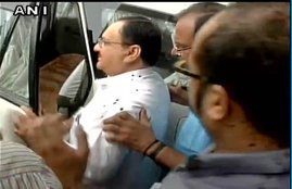 JP nadda, ink thrown at nadda, health minister JP nadda, bhopal AIIMS, AIIMS student throw ink