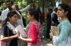 टीचर की नौकरी ढूंढ रहे उम्मीदवारों के लिए मौका, यहां है 2090 पदों की भर्ती