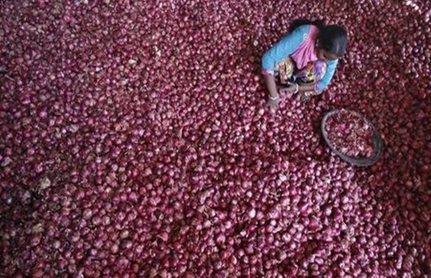 Onion, benefits of onion, Benefits of eating onion, health benefits, Health news, Sleeping problems, Skin problems, cold home remedies, home remedies