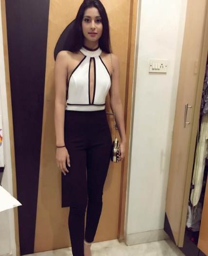 Poonam Dhillon, Poonam Dhillon daughter, Paloma Dhillon, Paloma Dhillon instagram, bollywood news, Paloma Dhillon Photos
