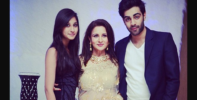 Poonam Dhillon, Poonam Dhillon daughter, Paloma Dhillon, Paloma Dhillon instagram, bollywood news, Paloma Dhillon Photos