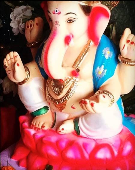 टीआरपी की रेस में नंबर वन पर रहे जीटीवी के सीरियल कुमकुम भाग्य की प्रग्या ने ये तस्वीर शेयर कर सभी को गणेश चतुर्थी की बधाई दी।