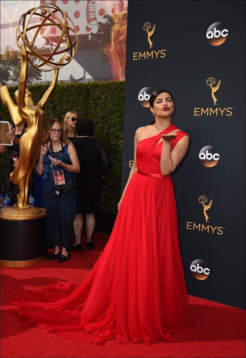 Emmys, 68th Emmy Awards, Emmy 2016, Priyanka Chopra, emmy with Priyanka Chopra, Tom Hiddleston, Tom Hiddleston priyanka, Priyanka Chopra emmy, Priyanka, Priyanka Chopra dress, Priyanka emmy dress, Priyanka Chopra emmy pics, Priyanka Chopra red gown, 68th Emmy Awards news, entertainment photos