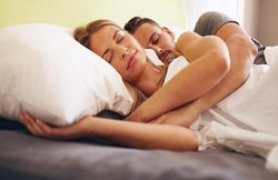 गहरी नींद लेनी है तो कभी भी सोने से पहले ना करें ये काम