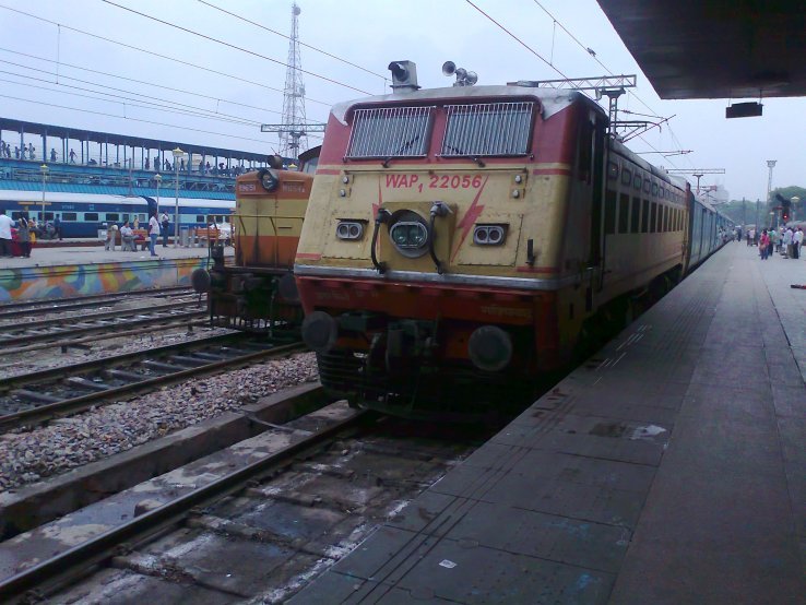 मध्य रेलवे ने रद्द किया एक्सप्रेस ट्रेनों का संचालन और बदल दिया मार्ग