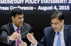 RBI के नए गवर्नर बने उर्जित पटेल, रघुराम राजन ने सौंपी कमान