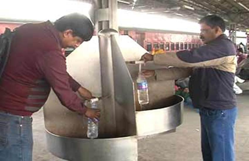 दूषित है रेलवे स्टेशनों पर मिलने वाला पानी के पानी