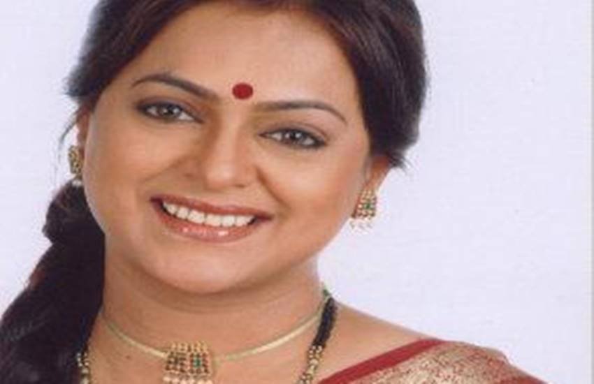 अश्विनी एकबोटे । अश्विनी एकबोटे ।