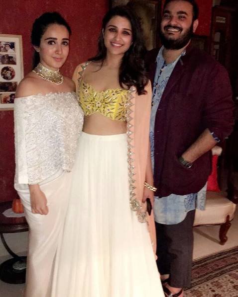 परिणीति चोपड़ा ने दिवाली पर ये तस्वीर शेयर कर सभी को विश किया।