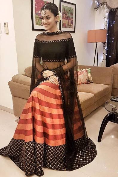 ये रहा तापसी पन्नू का सिंपल एंड स्वीट दिवाली लुक।