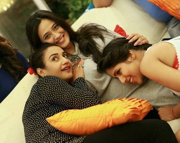 एक्ट्रेस विभा आनंद जो कि सीरियरल बेगूसराय में श्वेता की बेटी का रोल करती थीं। उन्होंने भी पार्टी की खास तस्वीरें शेयर कीं।