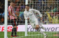 एटलेटिको की हार से रीयाल मैड्रिड ला लिगा फुटबॉल मे टॉप पर