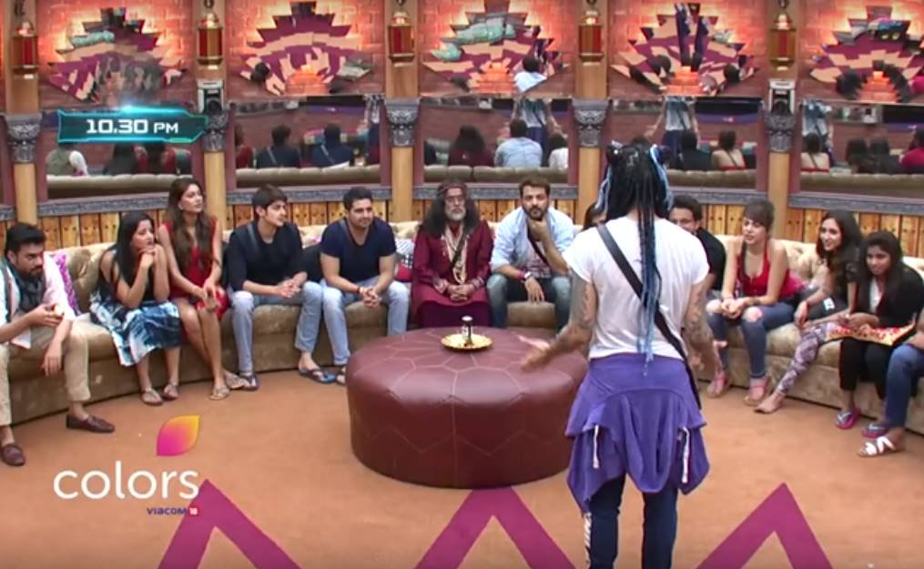 एक साथ बात करने के लिए बैठे सभी कंटेस्टेंट्स को वीजे वानी ने आखिर में साफ सफाई बनाए रखने को कहा।