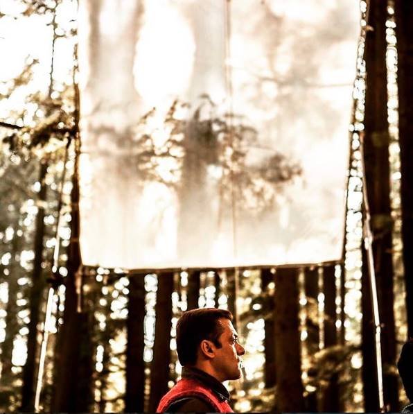 फिलहाल सलमान खान फिल्म ट्यूबलाइट पर भी काम कर रहे हैं।