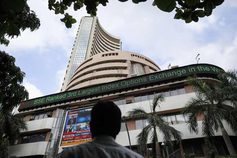 साइरस मिस्त्री के हटाए जाने से TATA ग्रुप के शेयर गिरे, कमजोर खुला Sensex