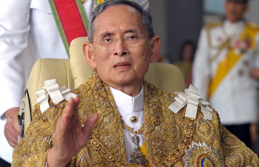 Bhumibol Adulyadej, thailand king, Bhumibol Adulyadej death, thailand king Bhumibol Adulyadej, thailand king bhumibol adulyadej death news, Thai king Bhumibol Adulyadej, Thai king news in hindi, Thai king death, thailand king bhumibol, thailand news in hindi, International news
