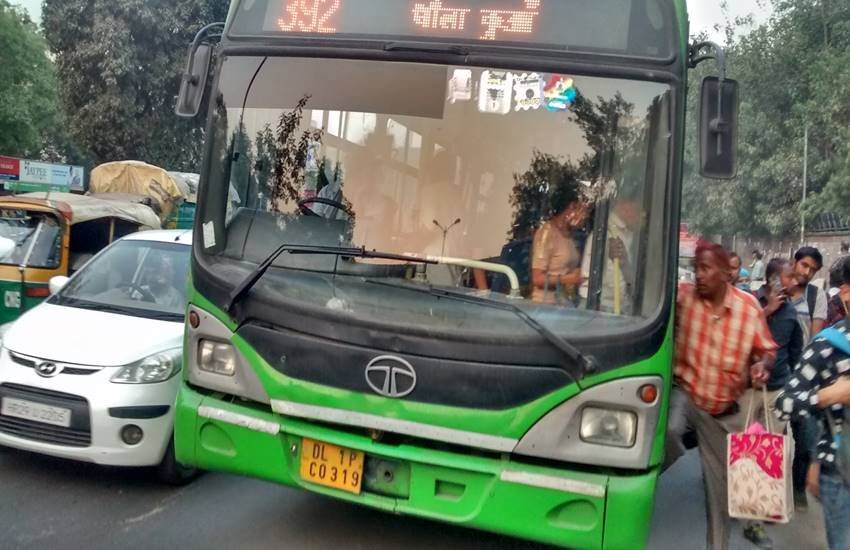 DTC, DTC Bus, Noida DND, Noida DND toll free, Allahabad High court, DND toll free, noida delhi flyover, Noida DND news, Allahabad High court news, jansatta