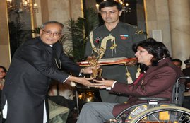 Deepa Malik, Rio Paralympics, Paralympic Silver, Vistara airlines, Deepa Malik Rio, Flight, Mumbai to Delhi, Air Travel, Air experience, Sports, India News, Jansatta