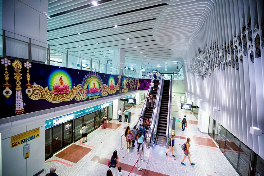 Deepavali, Deepavali themed train, Singapore, Deepavali themed train Singapore, Festival of Lights, Deepavali preparation, MRT, Festival of Lights, Singapore metro, Khaw Boon Wan