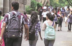 इस काम में लड़कों से ज्‍यादा वक्‍त देती हैं 5-14 साल की लड़कियां