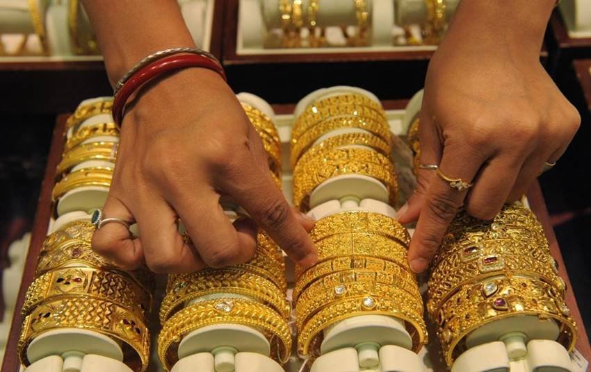 dhanteras 2016, dhanteras 2016 in india, dhanteras muhurat, dhanteras shopping, gold, gold price, gold price today, gold price today in delhi, gold price today in india, gold coin price, gold earrings, gold carat