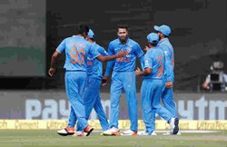 IND vs NZ: धोनी ने बांधे हार्दिक पंड्या की तारीफ़ों के पुल