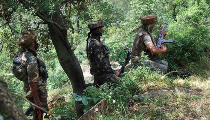 उरी में तैनात भारतीय सेना का जवान। (Photo- PTI/File)