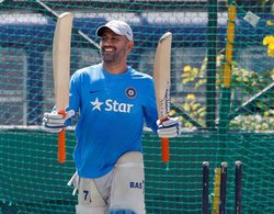 IND vs NZ: कोटला वनडे में हार पर बोले धोनी- नियमित अंतराल में विकेट गंवाना महंगा पड़ा