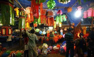 Diwali 2016: धनतेरस और छोटी दीपावली पर कानपुर के बाजार रहे गुलजार