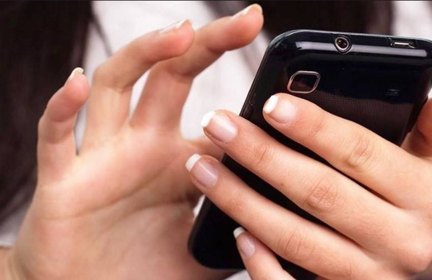 649 रुपए वाले पैक में 2 जीबी 3G डेटा के साथ अनलिमिटेड लोकल और एसटीडी कॉलिंग मिलेगा।