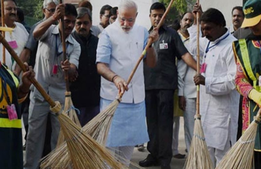 चीन के राष्ट्रपति शी चिनपिंग और नेपाल के प्रधानमंत्री प्रचंड के साथ भारत के प्रधानमंत्री मोदी। (Photo-Facebook)
