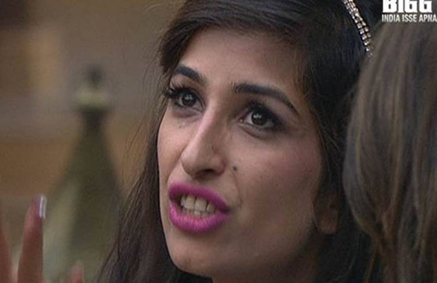 बिग बॉस 10: प्रियंका की मां को बताया बीड़ी फैक्ट्री में काम करने वाली, शुरू हुई बहस