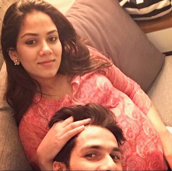 मीरा की प्रेग्नेंसी के दौरान शाहिद ने ये तस्वीर शेयर की थी।
